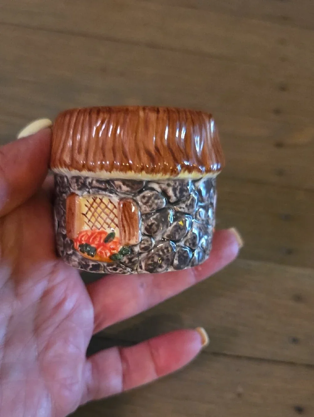 Russ Berrie Small Brown Thatched Cottage Candle with Red Doors Set Of 2 NEW